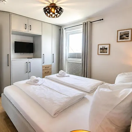 & Apartment *